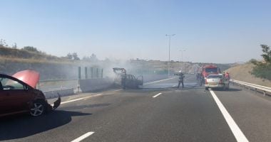 Accident rutier pe A2, urmat de incendiu! CINCI MAȘINI IMPLICATE. Galerie foto - 3