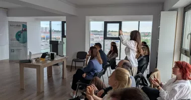 Stire din Cultură-Educație : Sportivi, artiști și influenceri celebri, uniți pentru tinerii Constanței, la conferința online „Viitorul nu se consumă!”