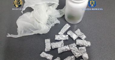 Stire din Eveniment : Trei traficanți de droguri au fost prinși în flagrant de Poliția Locală Constanța