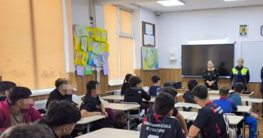 Stire din Eveniment : Polițiștii constănțeni implicați în sesiuni educative în municipiul și județul Constanța