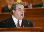 Stire din Politică-Administrație : Vadim Tudor s-a prezentat la Parchetul General