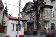 Stire din Eveniment : Un avocat îl acuză pe comisarul șef Paraschiv Calițoiu de la Transporturi că l-a înjurat, bruscat, amenințat și ținut cu forța în sediul Poliției
