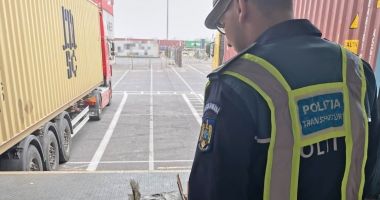 CAPTURĂ în port: container cu pantofi sport aduși din China, confiscat de Poliție!