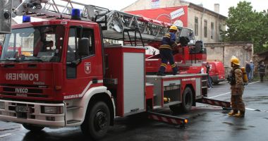 Stire din Eveniment : INCENDIU DE PROPORȚII! Au ars peste 250 de TONE DE GUNOAIE!