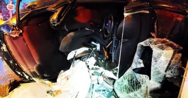 GALERIE FOTO / Maşină intrată în stâlp, în Constanţa. Sunt trei victime - 7