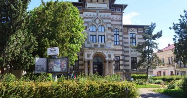Stire din Cultură-Educație : O nouă expoziție la Muzeul de Artă!