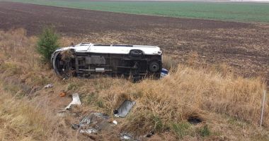 GALERIE FOTO. Accident rutier pe A2, între un microbuz si un autoturism - 4