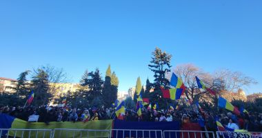 UPDATE Protest în fața Prefecturii. „Vrem alegeri libere și o democrație funcțională!” - 3