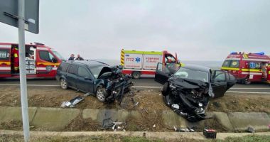Patru persoane rănite într-un accident rutier