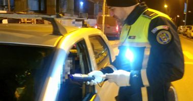 FOTO/Club din stațiunea Neptun închis de polițiști. Au fost date amenzi de peste 80.000 de lei - 3