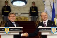 Stire din Politică-Administrație : Președintele interimar al Republicii Moldova a salutat eliminarea "vizei rușinoase" pentru cetățenii români
