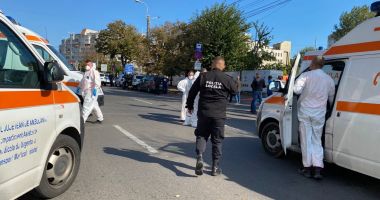 INCENDIU LA SPITALUL DE BOLI INFECȚIOASE / UPDATE. Zeci de ambulanțe așteaptă să preia pacienții - 4