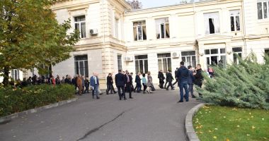 Stire din Cultură-Educație : Ziua Academiei Române – 156 de ani de la înființare