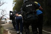 Stire din Eveniment : Erchin Nuredin către polițistul Nițoi: "Tu ești prietenul meu, te avansez, dă-te-ncolo!"