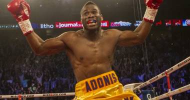 Stire din Sport : Box: Canadianul Adonis Stevenson și-a păstrat centura mondială