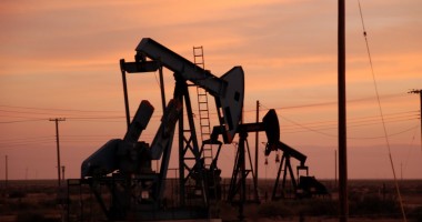 Stire din Economie : Cați bani sunt alocați pentru a fora după petrolul și gazele naturale din Marea Neagră