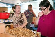 Stire din Social : Șunca și palinca vândute pe tarabele din Piața Tomis III, în vizorul Protecției Consumatorilor