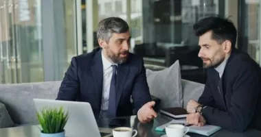 Stire din Economie : Statul oprește „fuga” de datorii. Ieșirea dintr-un SRL verificată "la sânge"