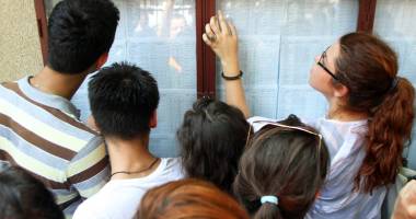 Stire din Cultură-Educație : S-a micșorat numărul de locuri în licee