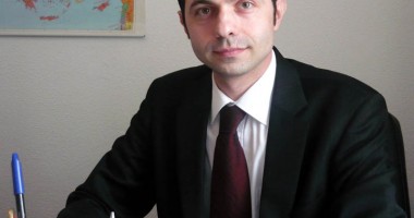 Stire din Eveniment : Cum să îți păstrezi clienții cu onorarii mari și procese pierdute