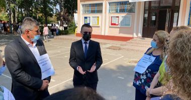 PROTEST la Școala nr. 30. Profesorii, în grevă japoneză - 2