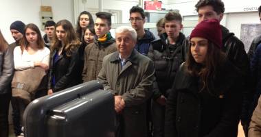 Galerie foto. Elevii din Constanța, fascinați de portretele robot și amprentare - 3