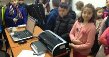 Galerie foto. Elevii din Constanța, fascinați de portretele robot și amprentare - 5