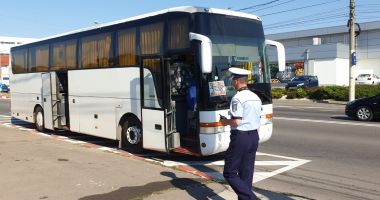 GALERIE FOTO / RAZII ÎN AUTOBUZE! Călătorii, verificați de Rutieră dacă poartă măști! - 2
