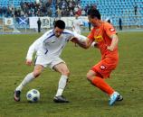 Stire din Sport : Farul fuge din calea furtunii