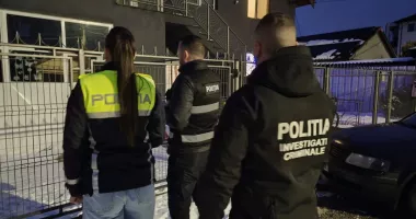 Stire din Eveniment : Credite bancare cu acte false. Polițiștii au descins în zeci de locații din Constanța