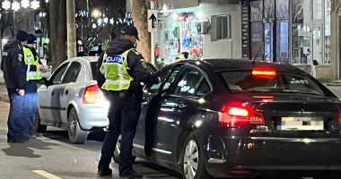 Stire din Eveniment : Razie pe străzile din Mangalia. Polițiștii împreună cu jandarmii au aplicat amenzi în valoare de 9.000 lei