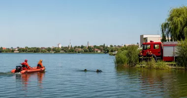 Operațiune de căutare-salvare pe lacul Techirghiol. Un bărbat de aproximativ 70 de ani a dispărut în apă