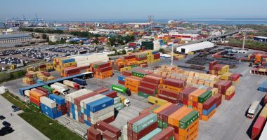 Stire din Eveniment : 170 de cartușe de vânătoare nedeclarate, depistate într-un container din Portul Constanța Sud