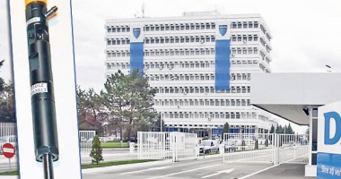 Și-a introdus un injector auto într-un loc intim, cu scopul de a-l fura!