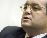 Stire din Economie : Guvernul Boc e obligat să aleagă între reforma birocrației de stat și colapsul economiei