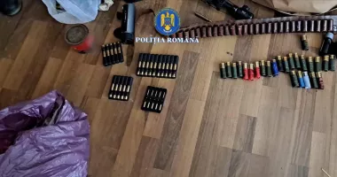 Stire din Eveniment : Captură impresionantă la percheziții în Băneasa. 57 kg de carne de vânat și arme suspecte