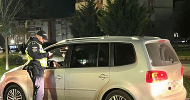 Razie pe străzile din Mangalia. Polițiștii împreună cu jandarmii au aplicat amenzi în valoare de 9.000 lei - 2