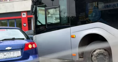 Accident între un autobuz CT BUS și un autoturism pe Șoseaua Mangaliei - 2