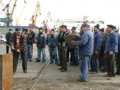 Stire din Economie : Judecătoria Constanța îi reintegrează în muncă pe disponibilizații de la Minmetal