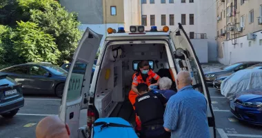 Doi jandarmi constănțeni au sărit în ajutorul unei femei care avea nevoie urgentă de îngrijiri medicale - 2