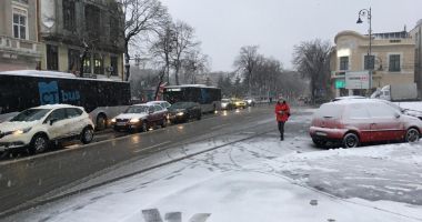 GALERIE FOTO / Circulația în municipiul Constanța se desfășoară în condiții de iarnă! - 3