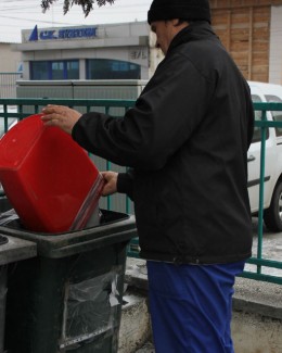 Stire din Cetățenești : "E o aberație să scumpească gunoiul de patru ori!"