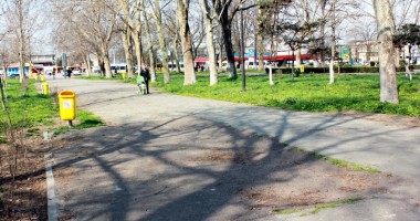 BĂNCILE din parcurile constănțene, PLIMBATE ca pe... SFINTELE MOAȘTE! - 3