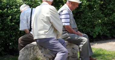 Stire din Cetățenești : Incredibil! În Constanța sunt parcuri fără nicio bancă!