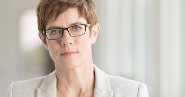 Stire din Social : Germania intenţionează să lanseze o propunere privind organizarea de misiuni militare mai rapide şi independente