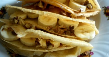 Stire din Diverse : Clătite cu banane și nuci