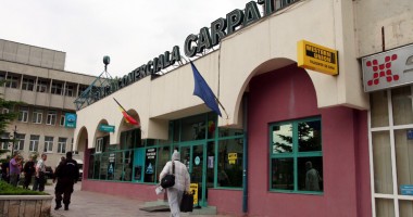Stire din Economie : Banca Comercială Carpatica întrerupe vineri sistemul informatic