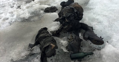 Stire din Actualitate : Descoperire macabră după topirea ghețarilor din Alpi: Sunt sute de cadavre mumificate