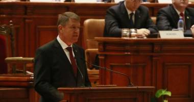 Stire din Politică-Administrație : Președintele Klaus Iohannis a preluat mandatul de șef al statului de la Traian Băsescu