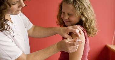 Stire din Sănătate : Ghid pentru vaccinare, la îndemâna părinților